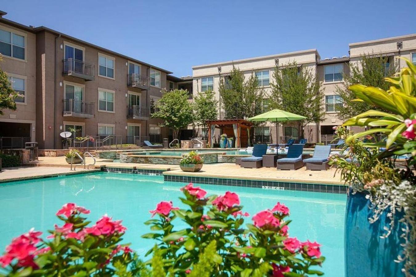 Landing At North - 2 Bedrooms In Valley Ranch Apartment