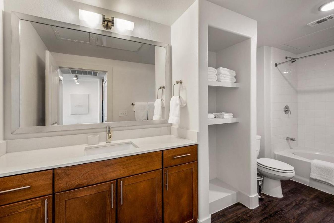 Apartment Landing At North - 2 Bedrooms In Valley Ranch