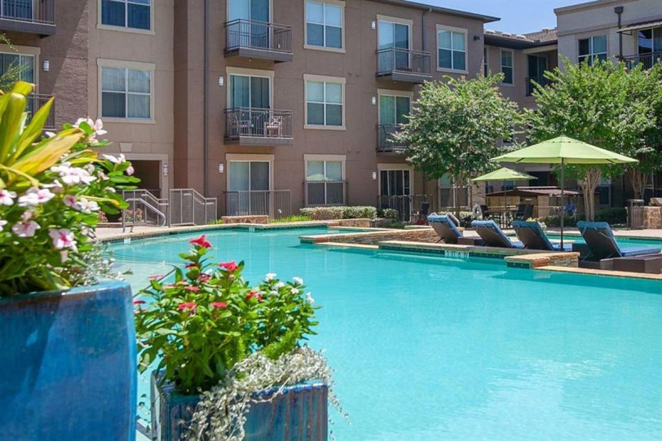 Landing At North - 2 Bedrooms In Valley Ranch Apartment *