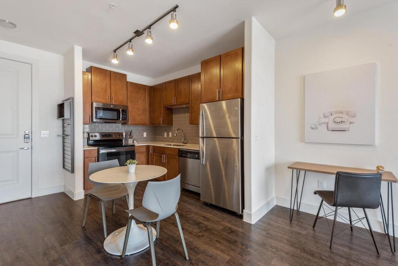 Landing At North - 2 Bedrooms In Valley Ranch Apartment